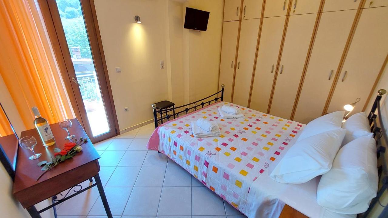 Euryclea Apartments Perachori Esterno foto